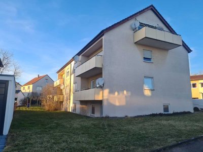 Großzügige 3 Zimmerwohnung mit Balkon in Erkenbrechtsweiler