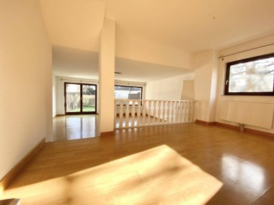 Reihenhaus mit Terrasse, Eigengarten, Keller, Garage - 4 Schlafzimmer