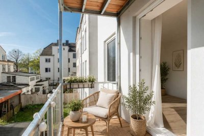 Helle 2 Zimmer-Wohnung mit neuer Einbauküche * Sonnen-Balkon * WG-geeignet