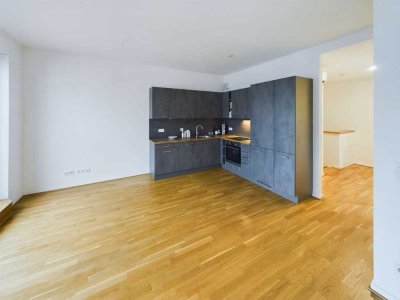 Nahe Postplatz: Schicke 4-Zimmer-Maisonette mit Balkon & grünem Innenhof ideal für Paare | MaryAnn