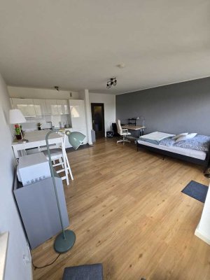 Schönes Apartment mit Balkon, Stellplatz und EBK