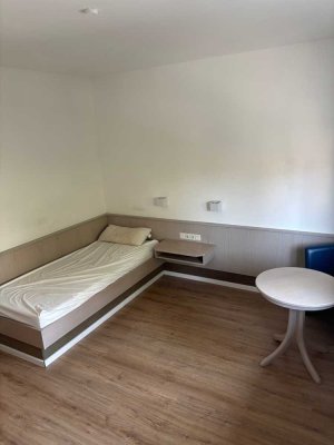 Möbliertes WG-Zimmer am Flughafen: Ideal für Pendler und Vielreisende!