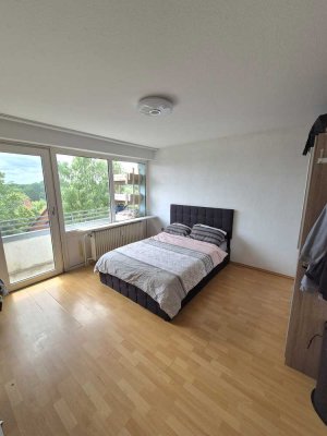 Charmante 2 2/2-Zimmer-Wohnung mit Balkon und Loggia sowie einem fantastischen Ausblick