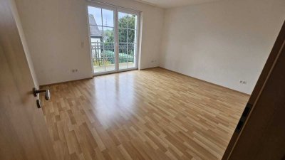 Lichtdurchflutete 3-Zimmerwohnung mit Balkon und Pkw-Stellplatz