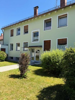 Erstbezug nach umfassender Sanierung und Modernisierung 3-Zimmer-Gartenwohnung mit Terrasse