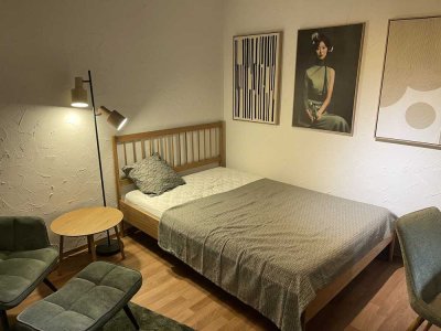 Möbliertes Zimmer in 4er-Wohngemeinschaft Erlangen Zentrum