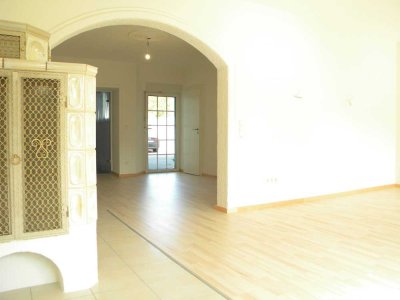 Güls, großzügige 4-Zimmer-Wohnung, Garten mit Terrasse, sep. Eingang, Stellpl. mit Wallbox