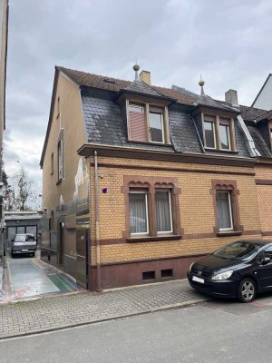 Mehrfamilienhaus mit großem Garten & Werkstatt in top Lage von Mannheim - Feudenheim