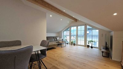 Neuwertige Dachgeschoss 3-Zimmerwohnung in Übersee mit Westbalkon