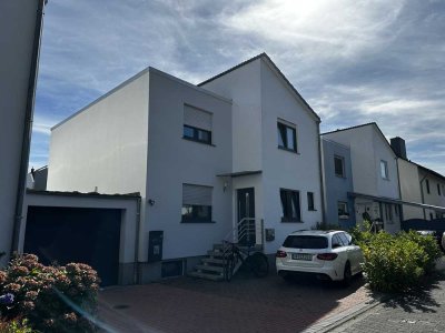 Einfamilienhaus mit Einlieger Whg. in 1a Lage von Nieder Roden mit gr. Garten