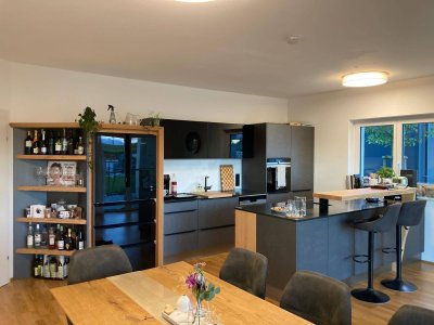 MODERNE GARTENWOHNUNG mit Doppelgarage, Traunsteinblick &amp; hochwertiger Ausstattung