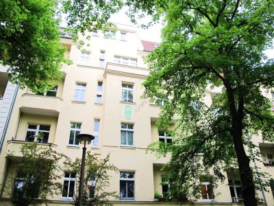 ruhige vermietete 2-Zimmer-Altbauwohnung mit Süd-Balkon
