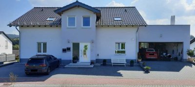 Helle 3-Zimmer-Souterrain-Wohnung mit Terasse in hochwertigem Neubau
