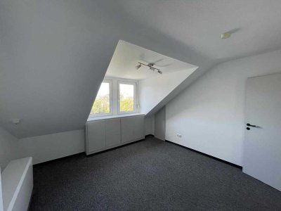 2-Zimmer Dachgeschoss-Wohnung in Bahnhofsnähe