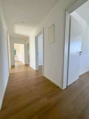 Wohnen im Grünen – Erstbezug nach Sanierung: Stilvolle 4-Zimmer-Wohnung (90 m²) mit Gartenmitbenutzu