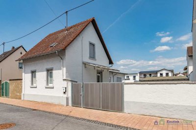 Charmantes Einfamilienhaus mit Hof, Garage und Potenzial in Heidesheim am Rhein