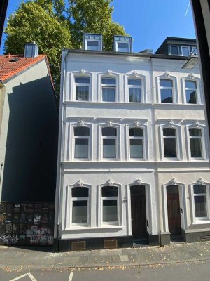 KÖLN - GEREONSVIERTEL; DENKMALGESCHÜTZTES SANIERTES EINFAMILIENHAUS