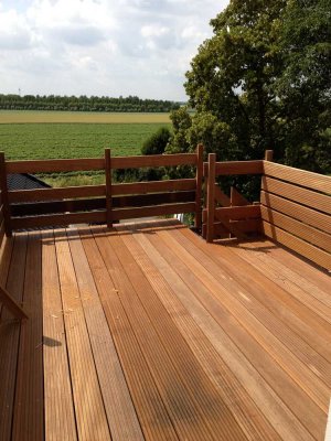 Außergewöhnliche 2 Zimmer Wohnung mit Dachterrasse (E0040)