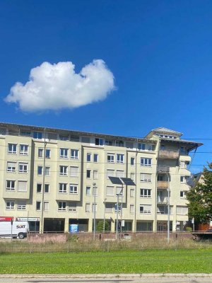 Helle 2-Zimmer-Wohnung mit Balkon im 3. OG in Freiburg-Oberau