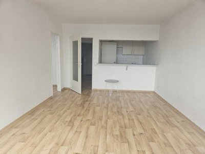 Wir renovieren und Ihre Familie zieht ein: 3-Zimmer-Wohnung mit Einbauküche und Balkon - 58 m²