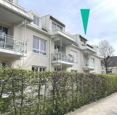 Solide Wertanlage: Kompakte 2 Zimmer-Dachgeschoss-Wohnung in zentraler u. belebter Lage mit TG-Platz