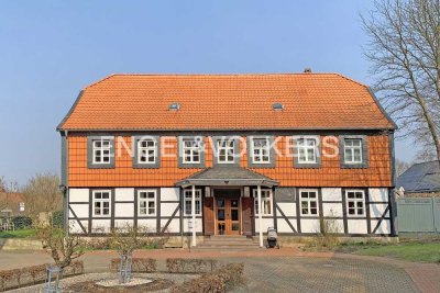 SANIERTES FACHWERKHAUS AM RANDE DES ELMS
