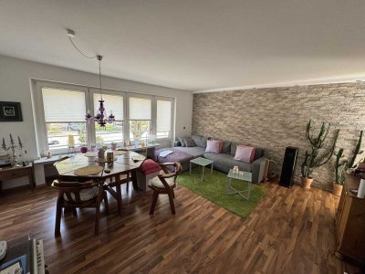 Lichtdurchflutete 3-Raum-Wohnung mit Balkon und Einbauküche in Krefeld