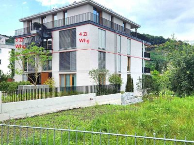 Sehr helle, geräumige 4 Zimmer - Etagenwohnung mit großem Balkon - Erstbezug Neubau