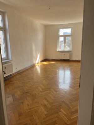 Wohnen mit Charakter: 2-Zimmer-Altbau in Dresden