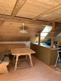 Stilvolle, vollständig renovierte 5-Raum-DG-Wohnung mit Einbauküche in Dießen am Ammersee