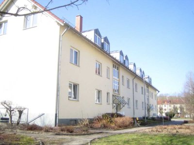 Familienfreundliche 3-Raum-Wohnung im grünen Wohnumfeld und Balkon (ME06)