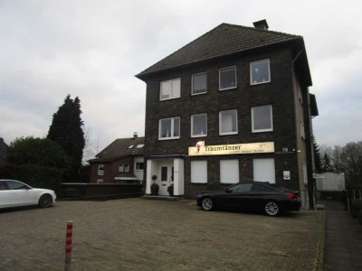 Schöne Walmdach-Wohnung, 50m², 2,5 Zimmer