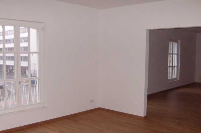 Großzügige 4-Zimmer-Wohnung mit großer Terrasse/Logia / Johannesviertel