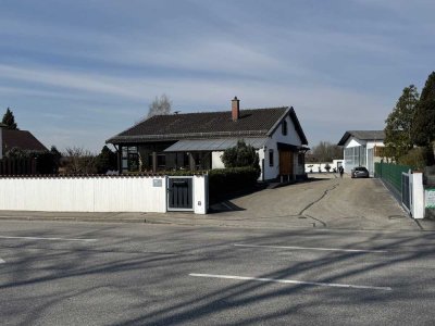 Nähe Mühldorf, interessantes Anwesen mit 2 EFH und einer Halle