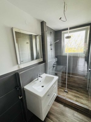 Helle 2-Zimmer-Wohnung mit Küche & Balkon inkl TG-Stellplatz