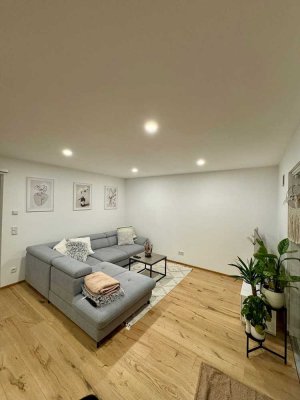 Neubau: Traumhafte Gartenwohnung, 3 Zimmer,  Terrasse und Garten, in Top-Lage