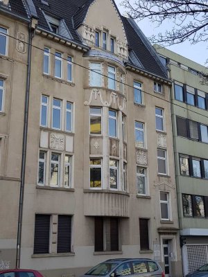 ruhige  4 Wohnung im Jugendstielhaus