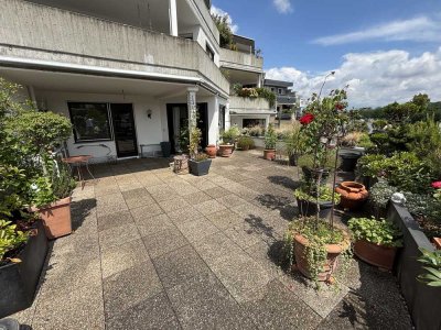 Schöne 3 bis 4 Zimmer-Wohnung mit zwei Terrassen und Einbauküche in Kornwestheim