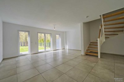 BEFRISTET bis 12/26: Reihenmittelhaus mit Havelblick, Carport und Garten.