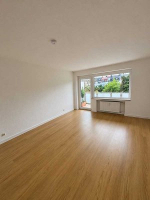 Helle 1,5-Zimmer-Wohnung in ruhiger Südlage mit Balkon und Parkblick – zentral gelegen