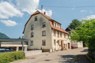 Sanierungsbedürftiges Haus mit viel Ausbau-Reserve!