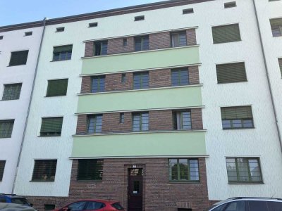 ***Charmante 2-Raum-Wohnung mit Balkon & Laminat im 3. OG *** WE 09***