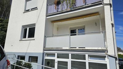 Schöne 2,5-Zimmer-EG-Wohnung mit Balkon in Gummersbach
