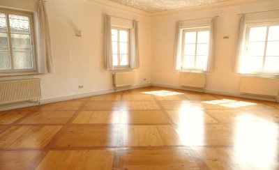 Lebensqualität. Niveauvolle Altbauwohnung für 1-2 Personen