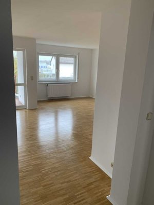Stilvolle, gepflegte 2-Zimmer-Wohnung mit gehobener Innenausstattung mit EBK in Frankfurt am Main