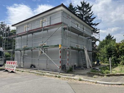 Erstbezug nach Kernsanierung: Denkmalgeschütztes freistehendes Einfamilienhaus mit Terrasse + Garten