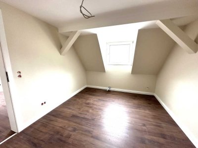NEU *** Frisch sanierte 3-Zimmer-Wohnung mit Charme & Grünfläche