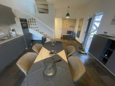 Stilvolle 2-Zimmer-Maisonette-Wohnung mit Balkon und EBK in Kühlungsborn