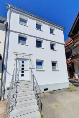 Top-renovierte Doppelhaushälfte mit Garten & Terrasse – bezugsfrei – Donaueschingen
