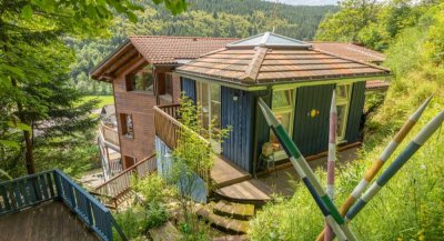 RESERVIERT - Einzigartige DG-Wohnung in naturnaher Lage mit Domblick sowie Garten und Doppel-Garage